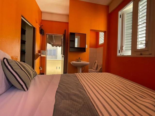 Fresh Tropical Colonial Style Walk-Up- Rooftop Terrace- Beach View San Juan Exteriör bild