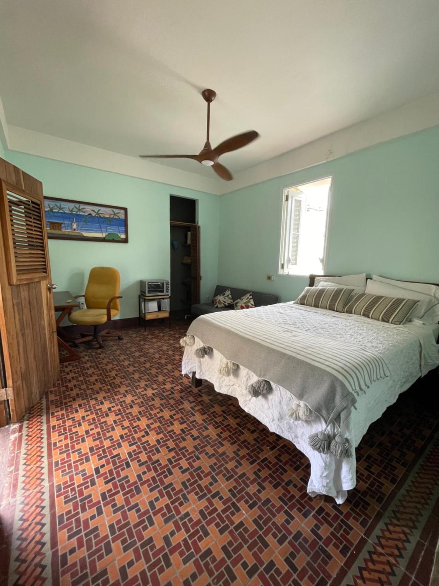 Fresh Tropical Colonial Style Walk-Up- Rooftop Terrace- Beach View San Juan Exteriör bild