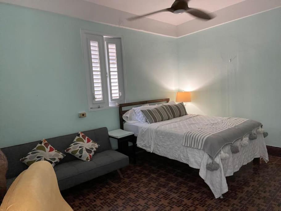 Fresh Tropical Colonial Style Walk-Up- Rooftop Terrace- Beach View San Juan Exteriör bild